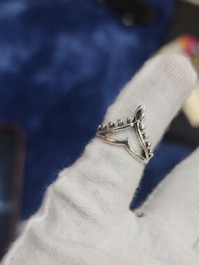 Silver Toned Chevron Crown Ring 5
